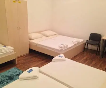 Ana Hostel *